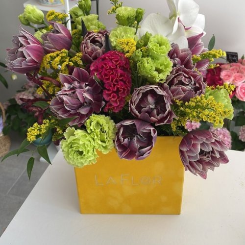 Aranjament cu lalele duble