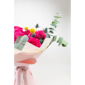 Buchet cu trandafiri fuchsia DESEO 11