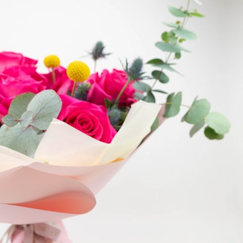 Buchet cu trandafiri fuchsia DESEO 11