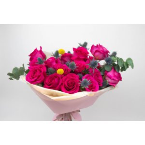 Buchet cu trandafiri fuchsia DESEO 15