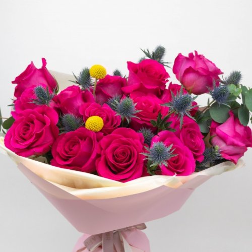 Buchet cu trandafiri fuchsia DESEO 15